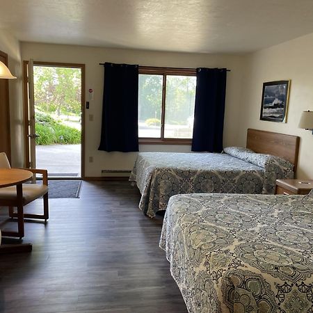 Parkside Inn Ellison Bay Экстерьер фото