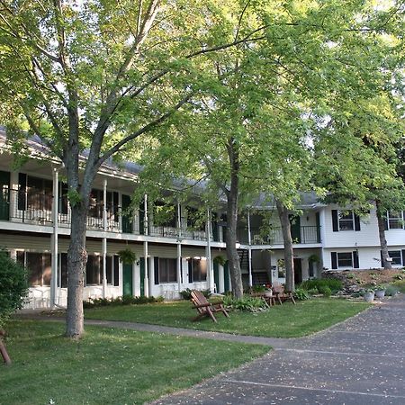 Parkside Inn Ellison Bay Экстерьер фото