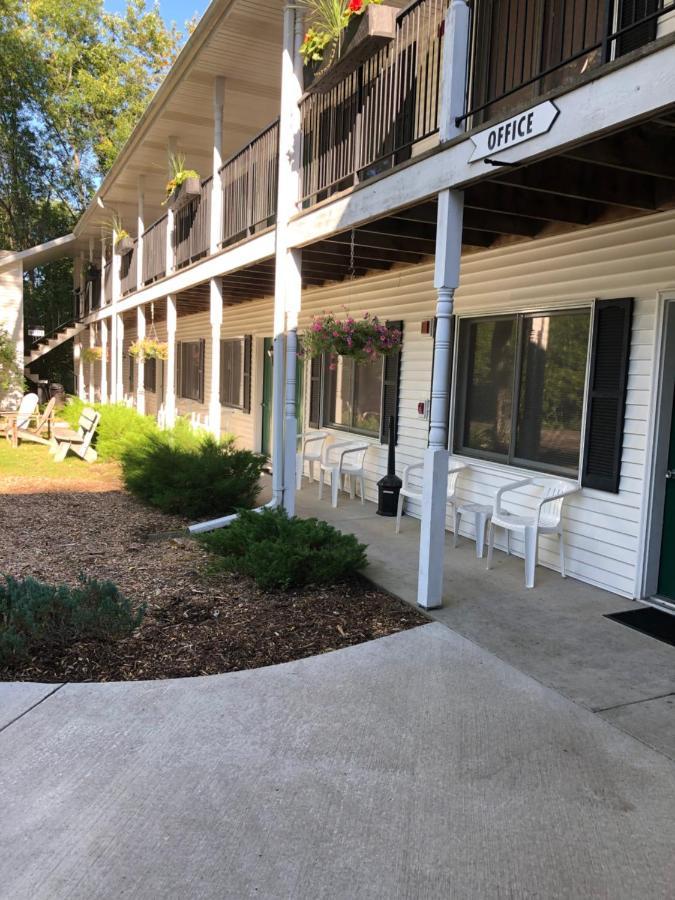 Parkside Inn Ellison Bay Экстерьер фото