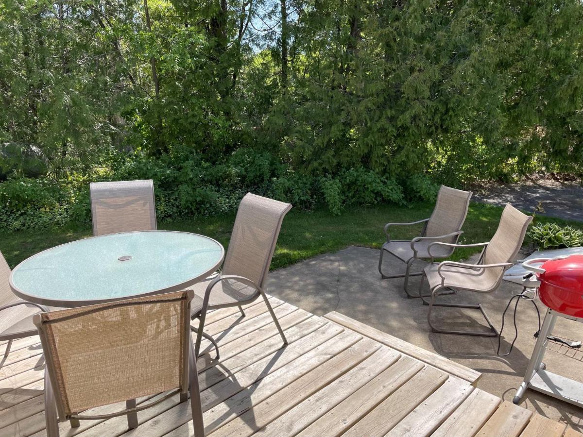 Parkside Inn Ellison Bay Экстерьер фото