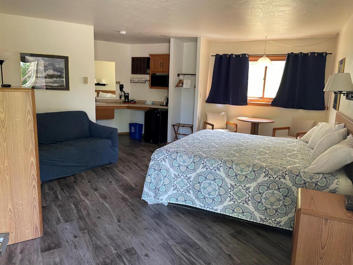 Parkside Inn Ellison Bay Экстерьер фото