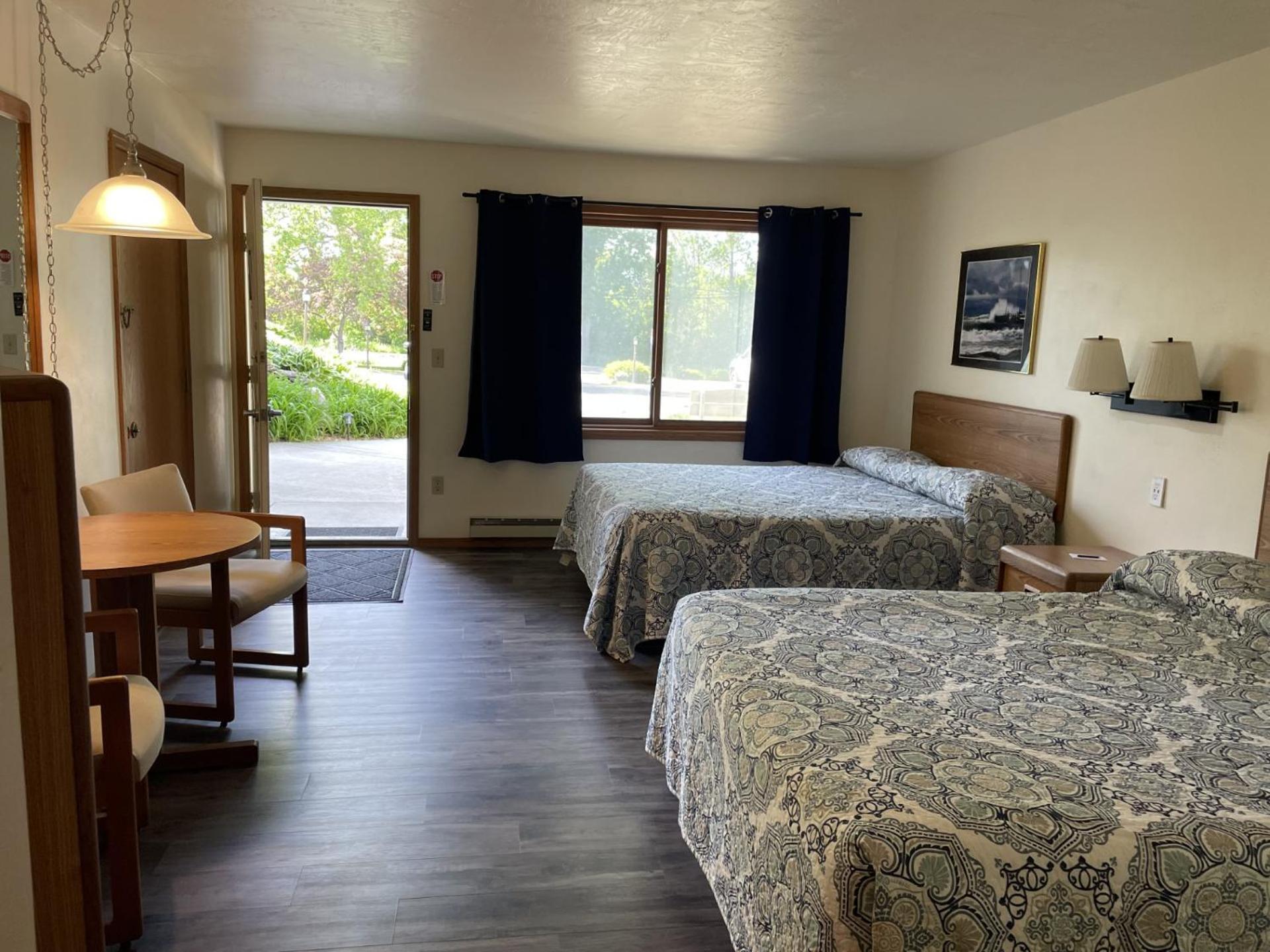 Parkside Inn Ellison Bay Экстерьер фото
