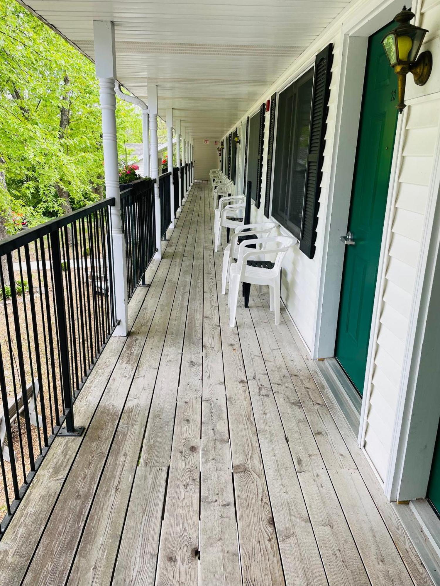 Parkside Inn Ellison Bay Экстерьер фото